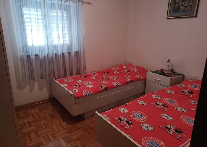 Mandolina - Hisa Na Samem S Pogledom Na Morje