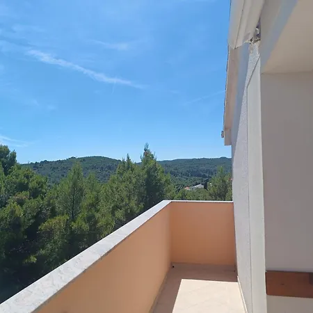 Mandolina - Hisa Na Samem S Pogledom Na Morje * Žman
