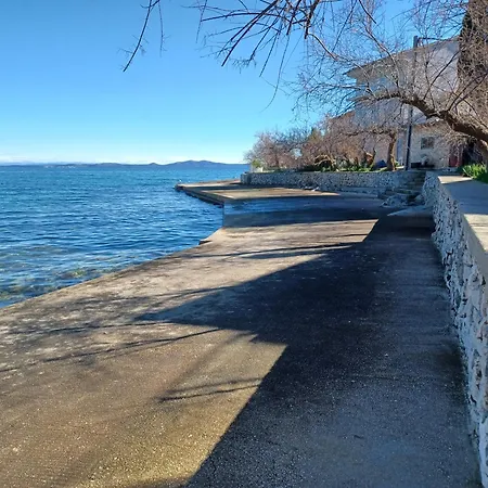 Mandolina - Hisa Na Samem S Pogledom Na Morje * Žman