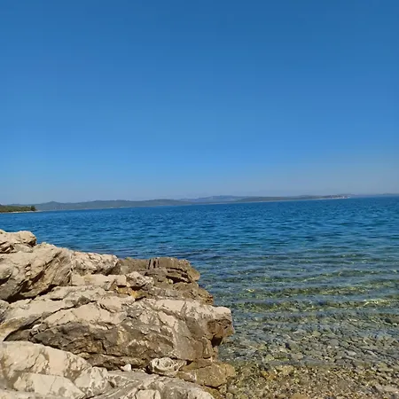 شقة Mandolina - Hisa Na Samem S Pogledom Na Morje